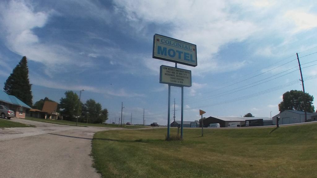 Marshalltown Colonial Motel מראה חיצוני תמונה